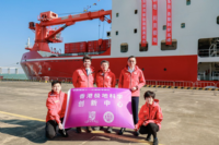 生命科學學院及地球與環境科學系徐子祺副教授﹝後排右一﹞﹝相片由中大傳訊及公共關係處提供﹞